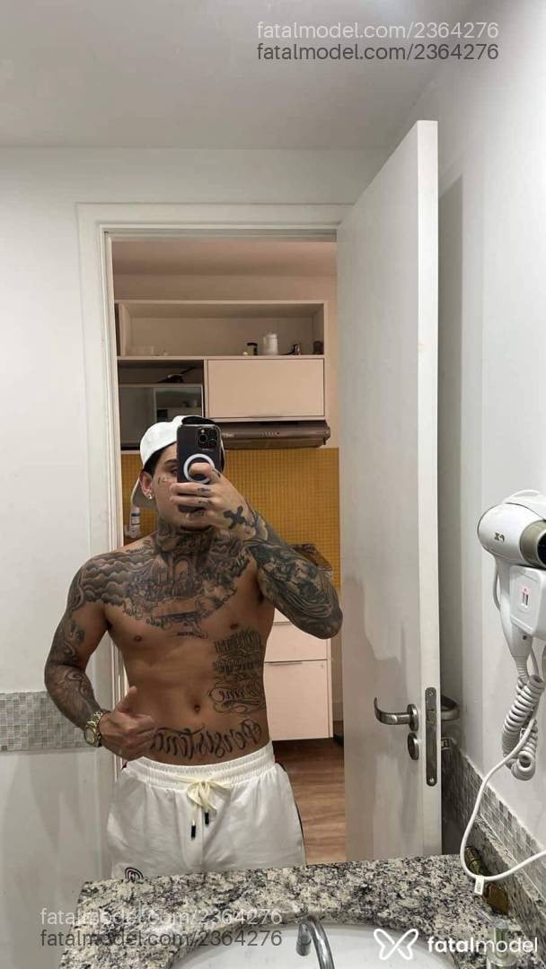 Acompanhante homem morena (o) de olhos castanhos em Porto Alegre - Kevin Zm