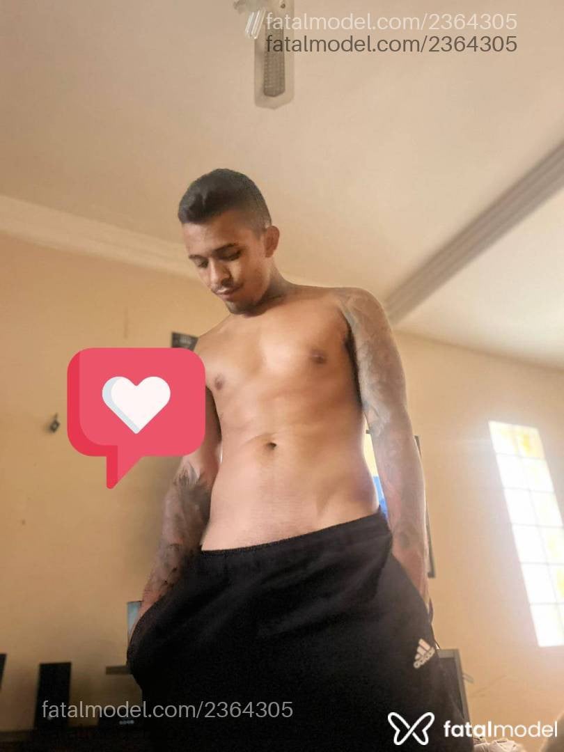 Acompanhante homem morena (o) de olhos mel em São Paulo Acompanhante homem morena (o) de olhos mel em São Paulo - Lucas