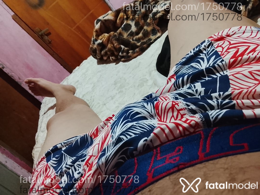 Acompanhante homem com cabelo castanho de olhos castanhos em Virtual Acompanhante homem com cabelo castanho de olhos castanhos em Virtual - Carlos