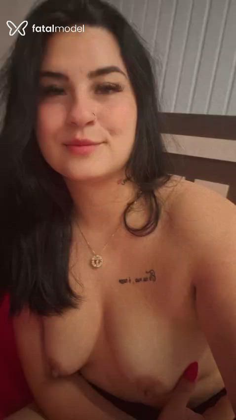 Acompanhante mulher morena (o) de olhos verdes - Julia