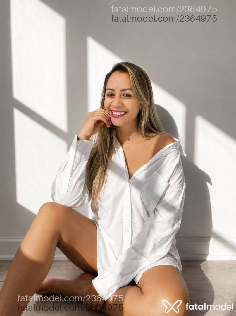 Acompanhante mulher loira (o) de olhos castanhos - Dandara Medinna