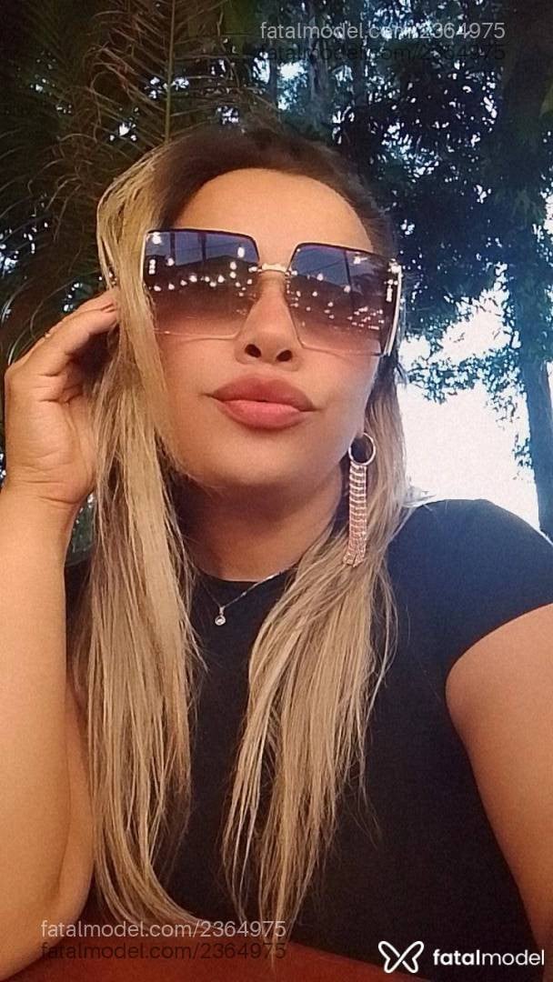 Acompanhante mulher loira (o) de olhos castanhos - Dandara Medinna