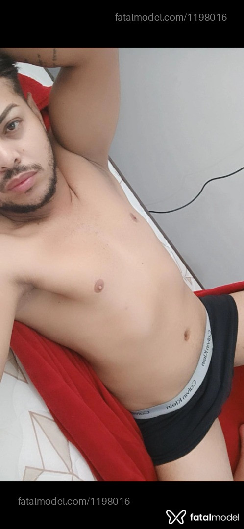 Acompanhante homem com cabelo castanho de olhos castanhos - WillianT Acompanhante homem com cabelo castanho de olhos castanhos - WillianT