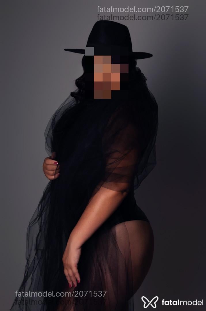 Acompanhante mulher com cabelo castanho de olhos mel em Juiz de Fora - Amelie Castro
