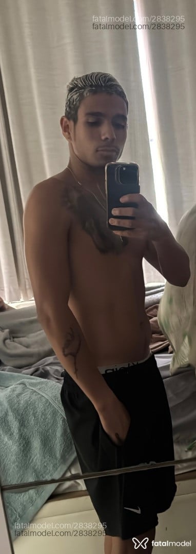 Acompanhante homem loira (o) de olhos pretos em Rio de Janeiro - Vinicius