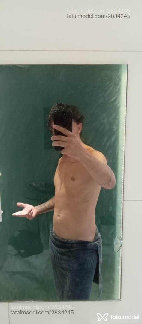 Acompanhante homem com cabelo castanho de olhos castanhos em Maringá - Ayslan
