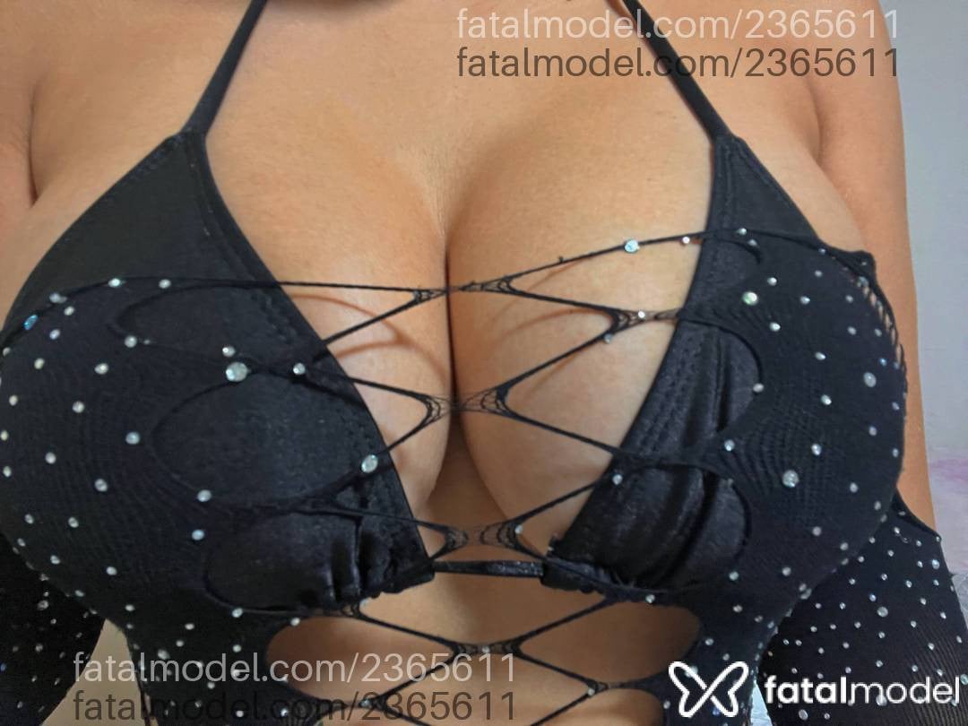Acompanhante mulher loira (o) de olhos azuis - Bia