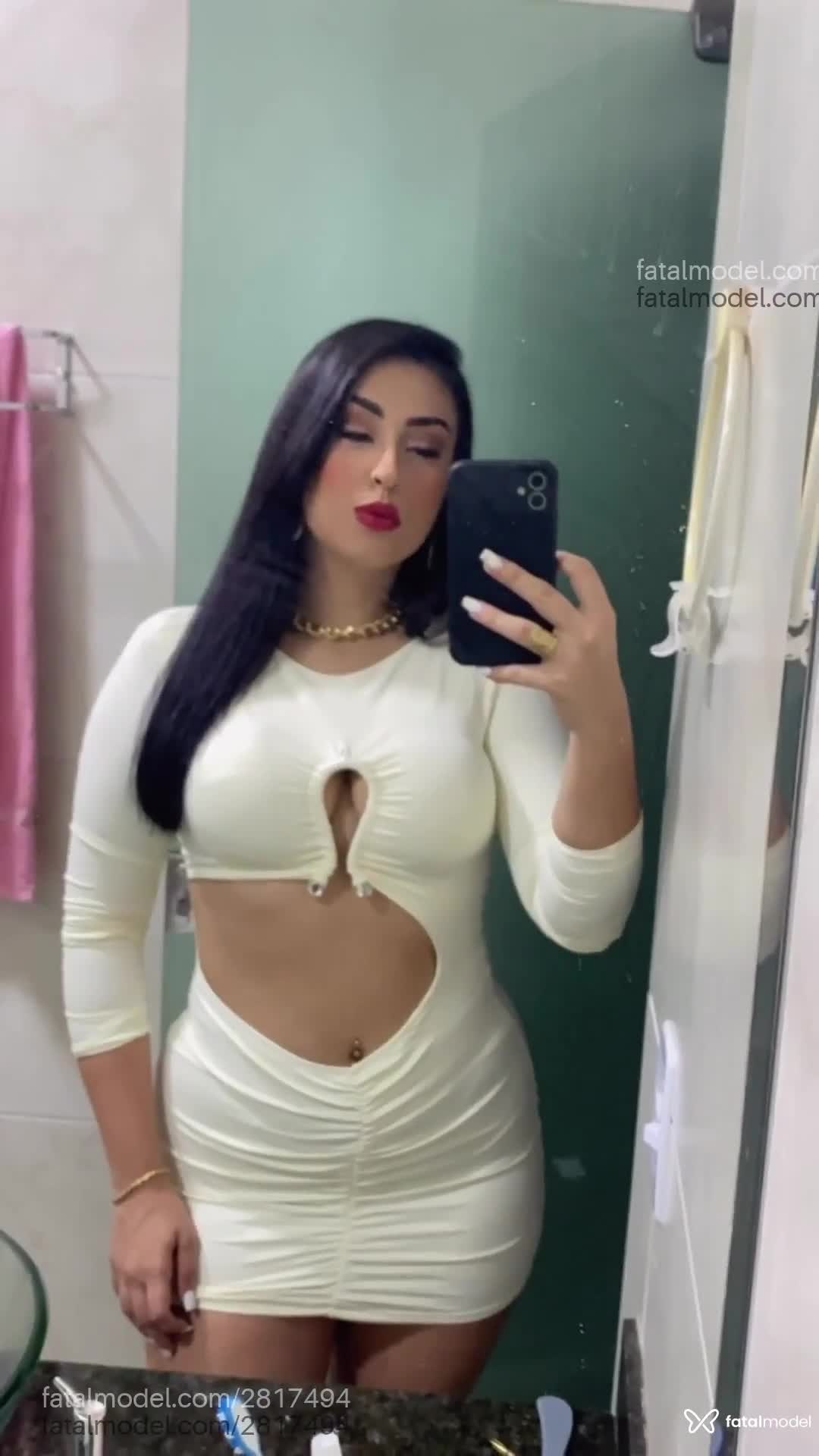 Acompanhante mulher morena (o) de olhos castanhos em Querência Acompanhante mulher morena (o) de olhos castanhos em Querência - Jhennyfer