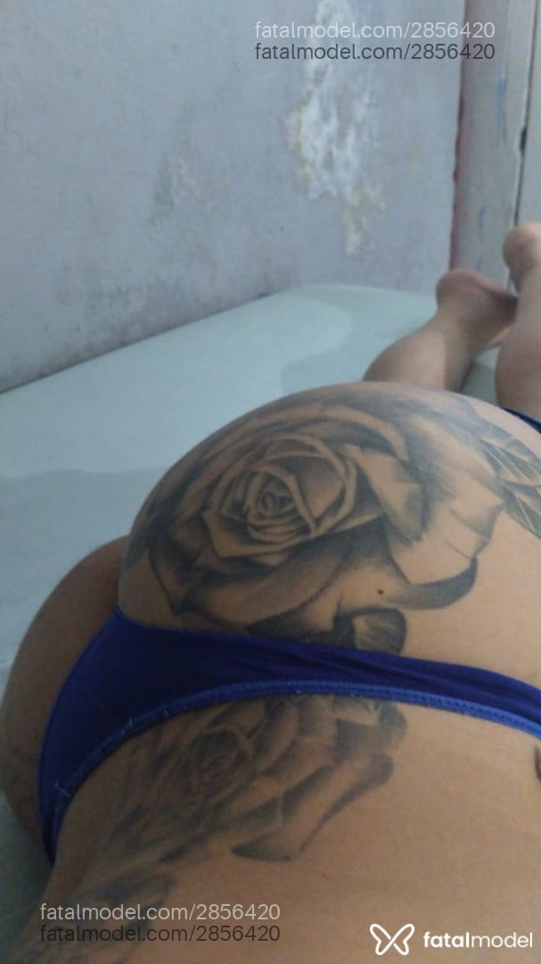 Acompanhante mulher trans morena (o) de olhos castanhos - Transversátil