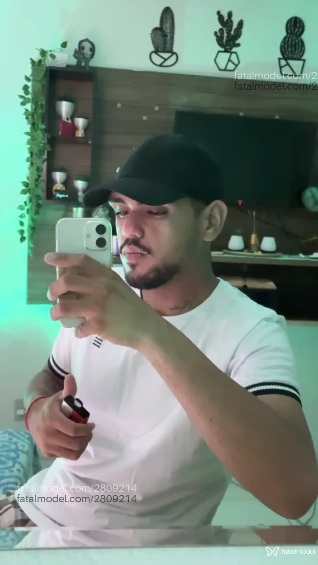 Acompanhante homem com cabelo castanho de olhos castanhos em Várzea Grande Acompanhante homem com cabelo castanho de olhos castanhos em Várzea Grande - Maincelo