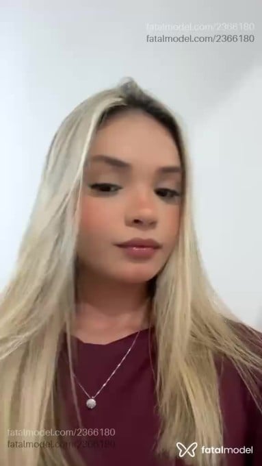 Acompanhante mulher loira (o) de olhos castanhos - Gabriela Acompanhante mulher loira (o) de olhos castanhos - Gabriela