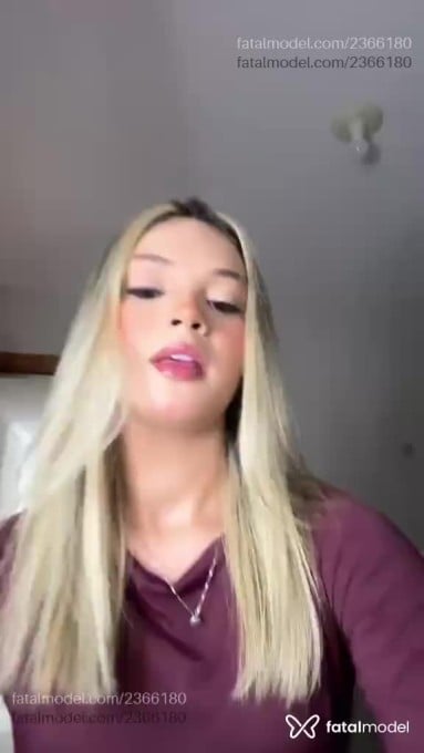 Acompanhante mulher loira (o) de olhos castanhos - Gabriela Acompanhante mulher loira (o) de olhos castanhos - Gabriela