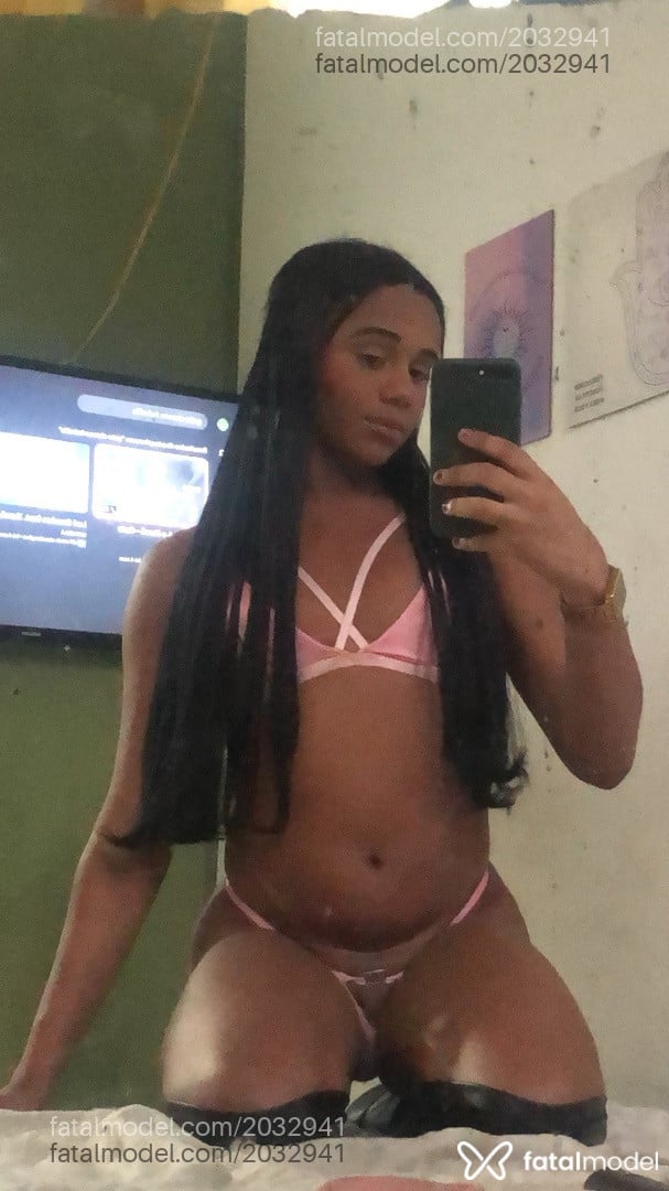 Acompanhante homem trans morena (o) de olhos mel - Manuella Estrela Acompanhante homem trans morena (o) de olhos mel - Manuella Estrela