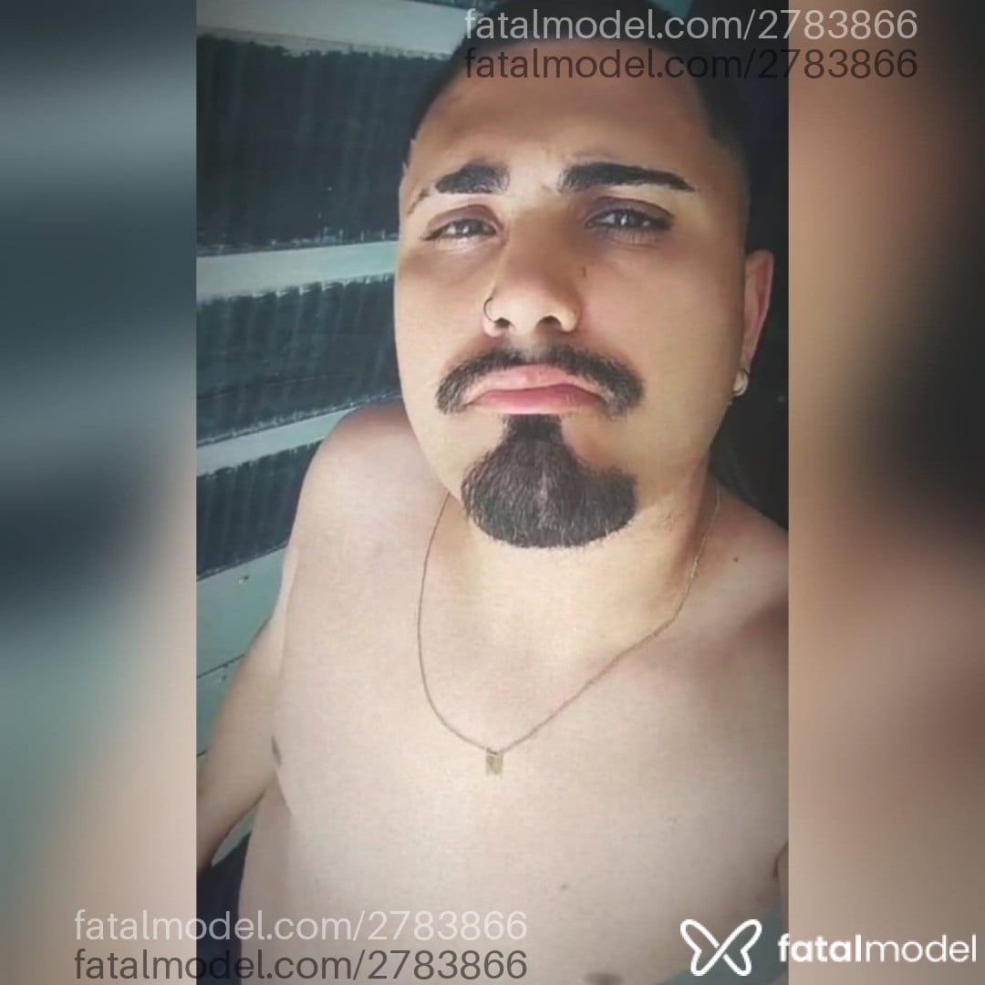 Acompanhante homem morena (o) de olhos verdes - Carlos Machado Acompanhante homem morena (o) de olhos verdes - Carlos Machado