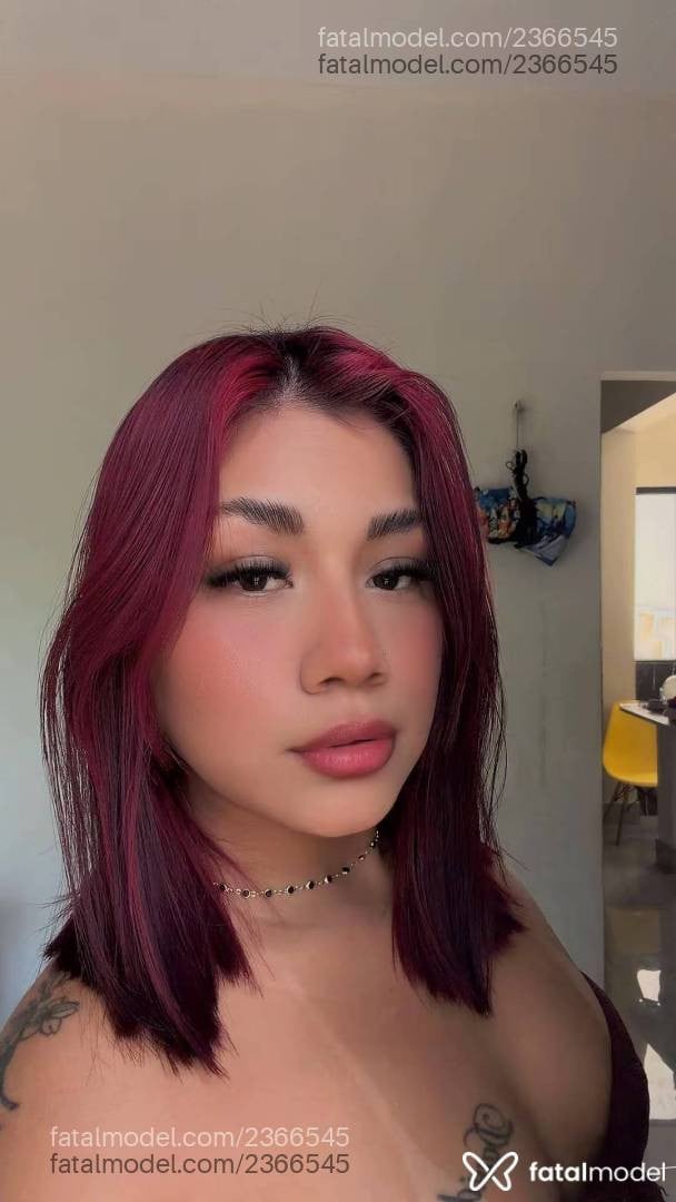 Acompanhante mulher morena (o) de olhos pretos - Rubi