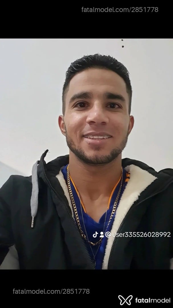 Acompanhante homem com cabelo castanho de olhos castanhos em Piracicaba Acompanhante homem com cabelo castanho de olhos castanhos em Piracicaba - Jhon Jhon