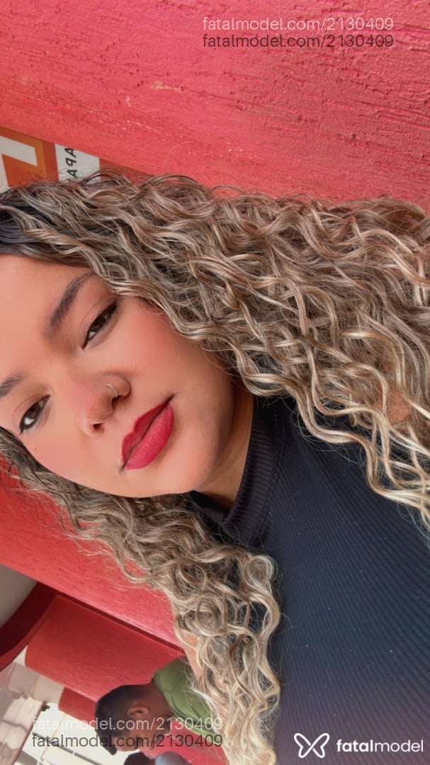 Acompanhante mulher morena (o) de olhos mel - Luana Acompanhante mulher morena (o) de olhos mel - Luana