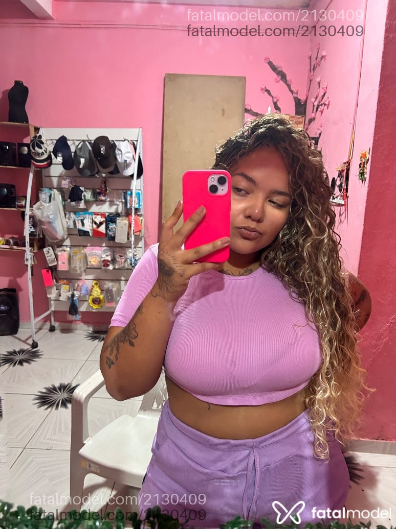 Acompanhante mulher morena (o) de olhos mel - Luana Acompanhante mulher morena (o) de olhos mel - Luana