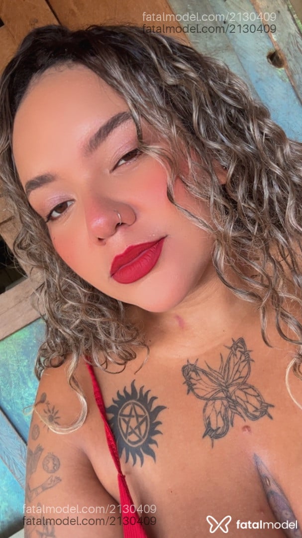 Acompanhante mulher morena (o) de olhos mel - Luana Acompanhante mulher morena (o) de olhos mel - Luana