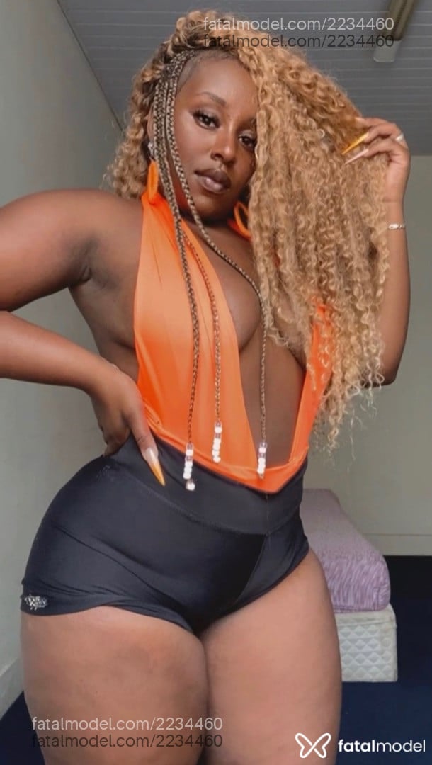 Acompanhante mulher com cabelo castanho de olhos pretos em Indaiatuba - Thifanny Medeiros