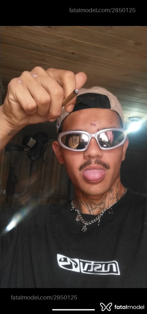 Acompanhante homem com cabelo castanho de olhos castanhos em Florianópolis - Gabriel Satto