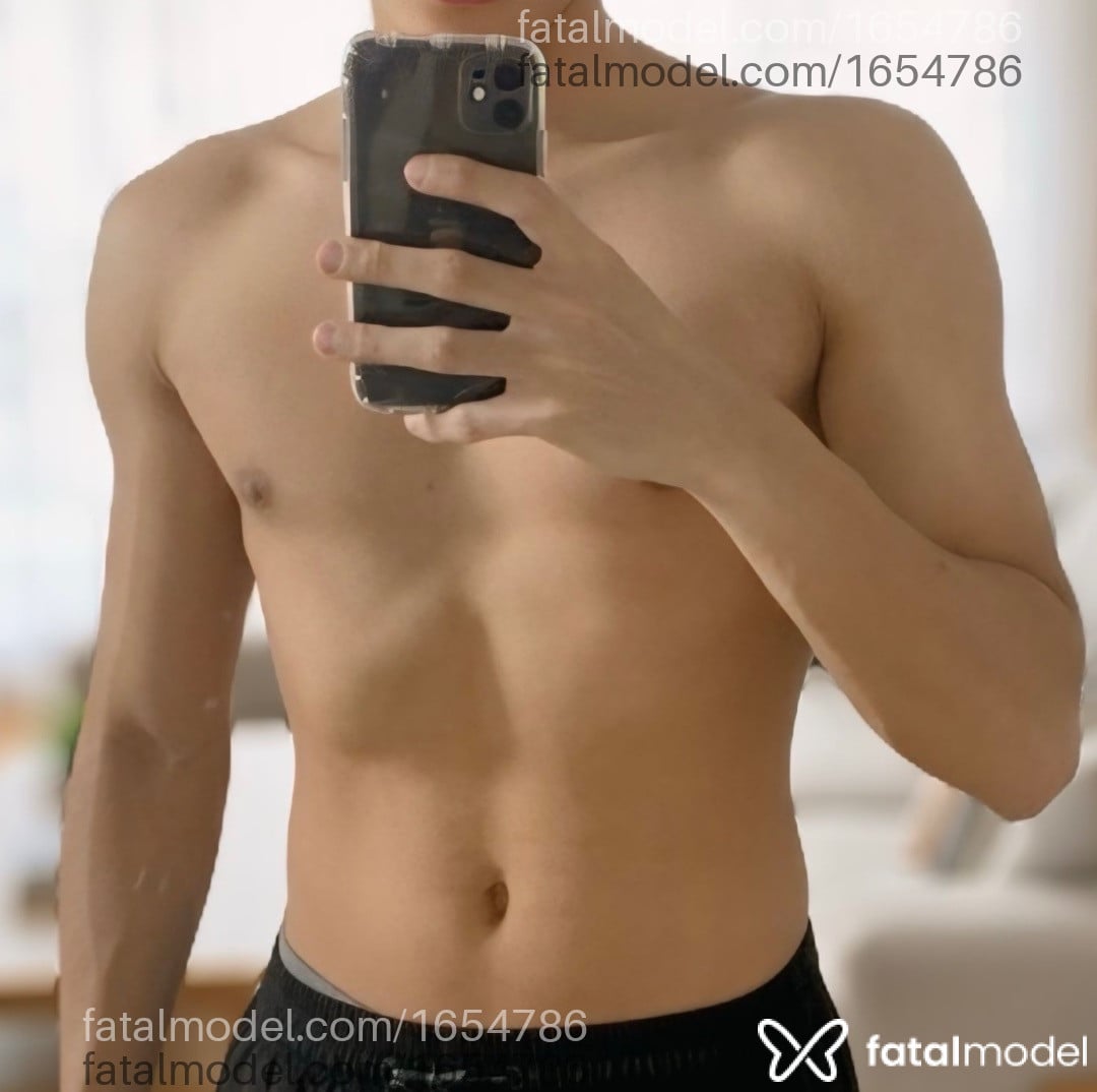 Acompanhante homem com cabelo castanho de olhos castanhos em Chapecó Acompanhante homem com cabelo castanho de olhos castanhos em Chapecó - Theo Vallen