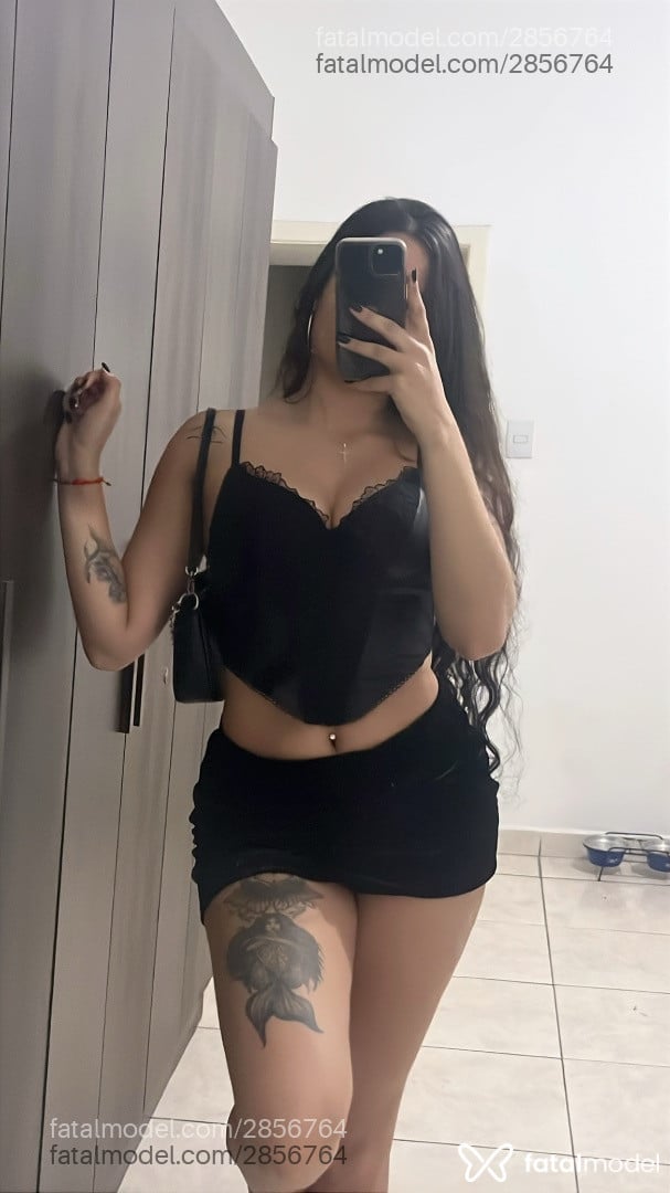 Acompanhante mulher com cabelo castanho de olhos pretos - Alícia