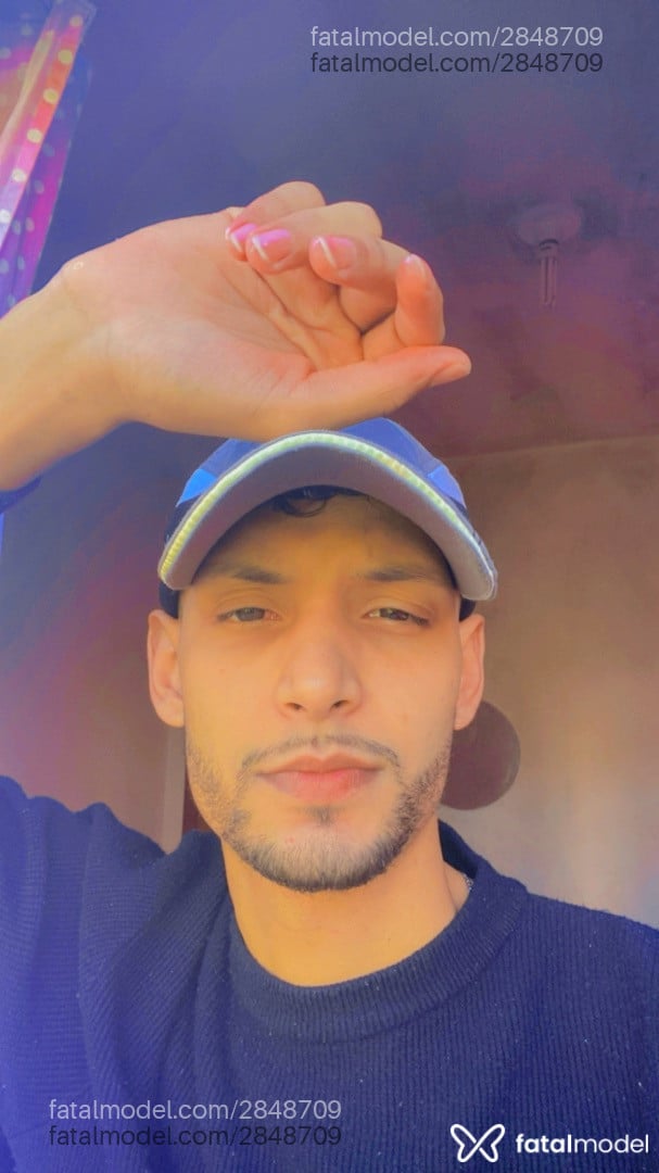 Acompanhante homem com cabelo castanho de olhos castanhos em Brusque - Herverson Cria
