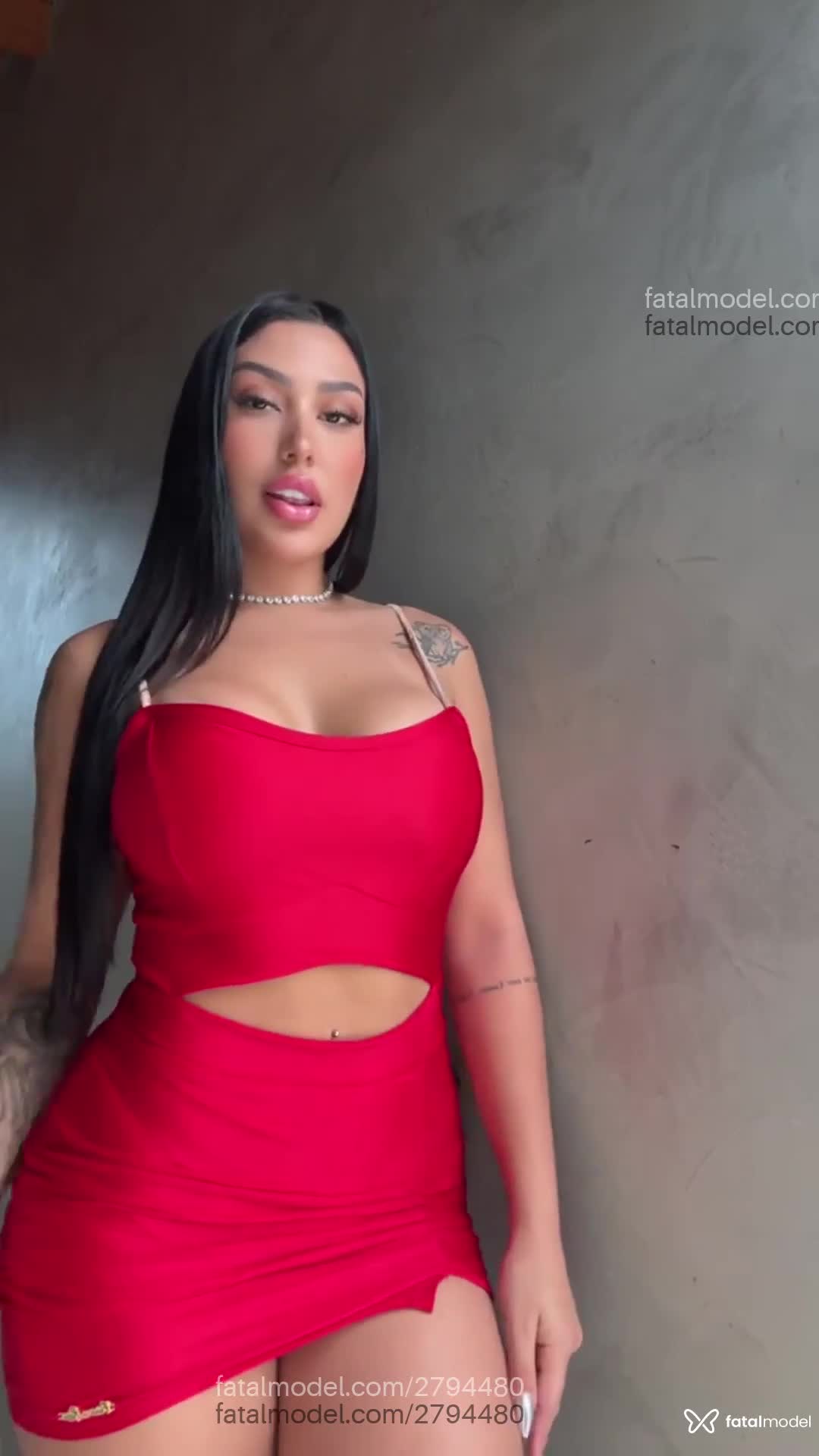 Acompanhante mulher morena (o) de olhos castanhos em Itapema - Raiane Silva