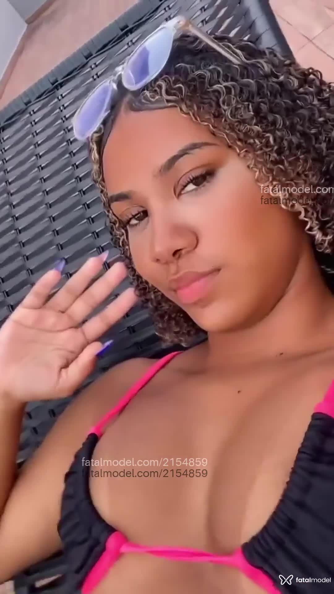 Acompanhante mulher morena (o) de olhos castanhos em Cabo Frio Acompanhante mulher morena (o) de olhos castanhos em Cabo Frio - Jhenyfer