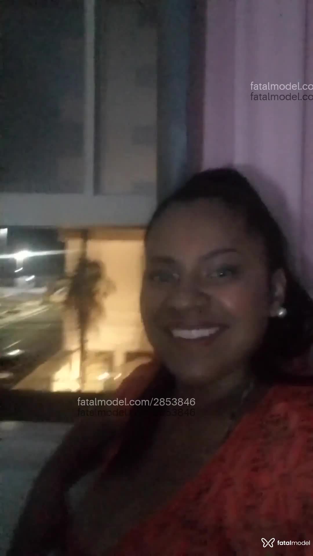 Acompanhante mulher morena (o) de olhos mel em Virtual - Mel