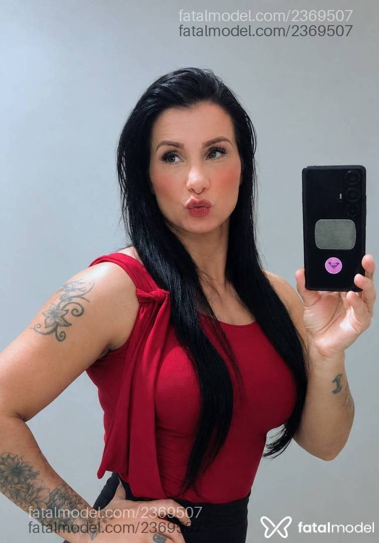 Acompanhante mulher morena (o) de olhos verdes - Amanda