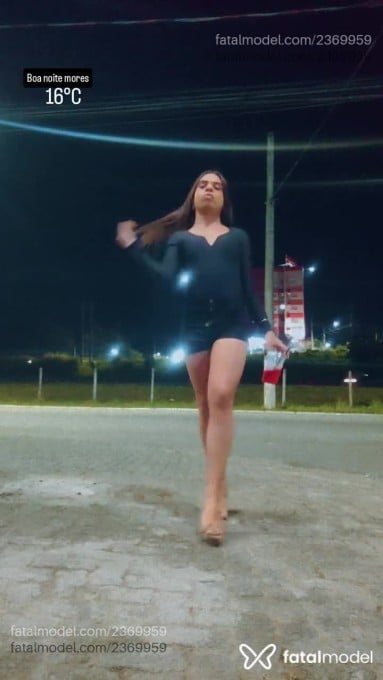 Acompanhante mulher trans com cabelo castanho de olhos castanhos em Caçapava - Vic