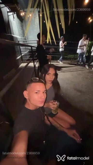 Acompanhante mulher trans com cabelo castanho de olhos castanhos em Caçapava - Vic
