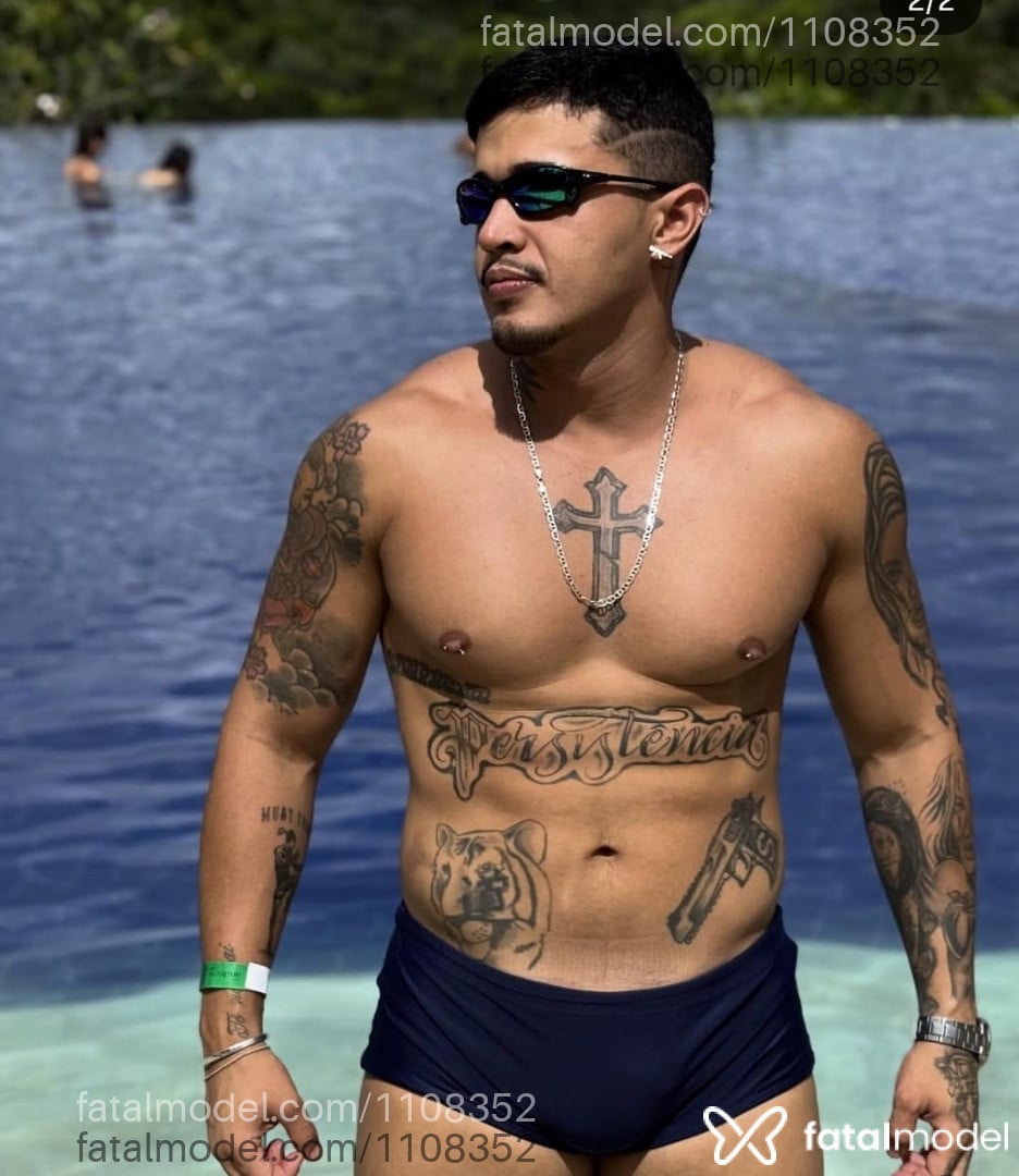 Acompanhante homem com cabelo castanho de olhos castanhos em Maceió Acompanhante homem com cabelo castanho de olhos castanhos em Maceió - Kaue Andrade