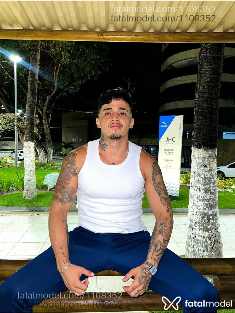 Acompanhante homem com cabelo castanho de olhos castanhos em Maceió Acompanhante homem com cabelo castanho de olhos castanhos em Maceió - Kaue Andrade