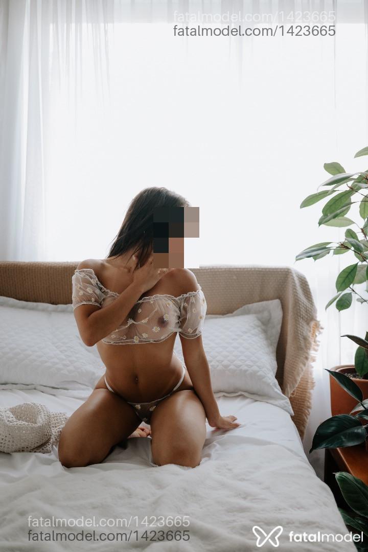 Acompanhante mulher morena (o) de olhos castanhos em Brasília Acompanhante mulher morena (o) de olhos castanhos em Brasília - Diana