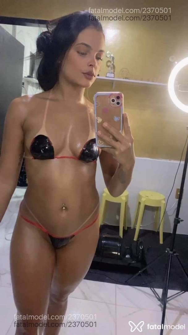 Acompanhante mulher morena (o) de olhos mel - Loren Silva