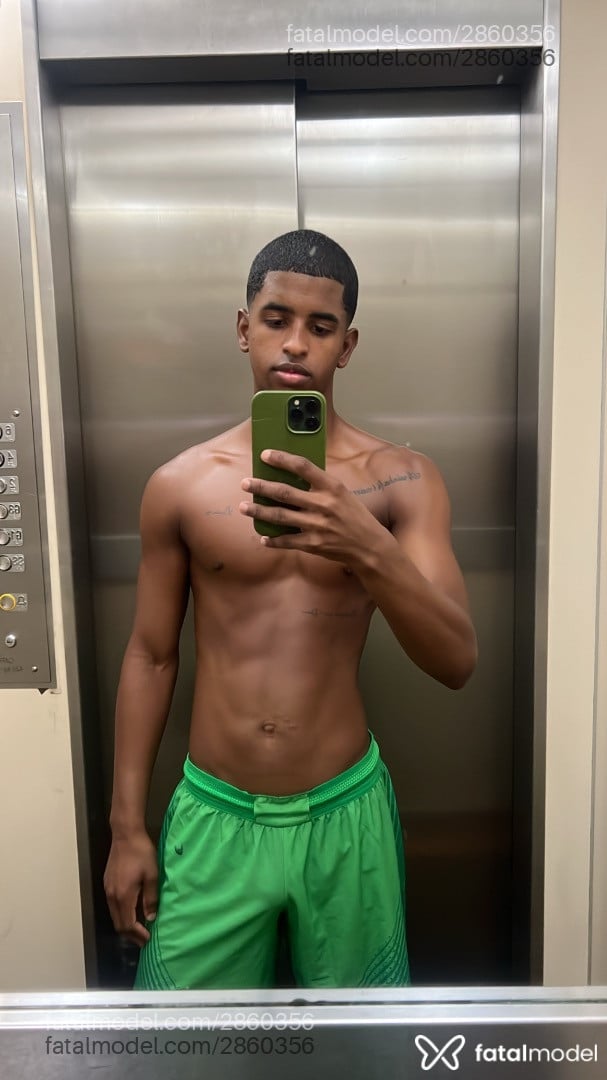 Acompanhante homem morena (o) de olhos castanhos em Rio de Janeiro - Pietro