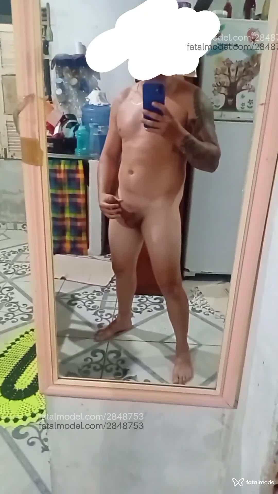 Acompanhante homem com cabelo castanho de olhos mel em Belém - Maikon Jhon
