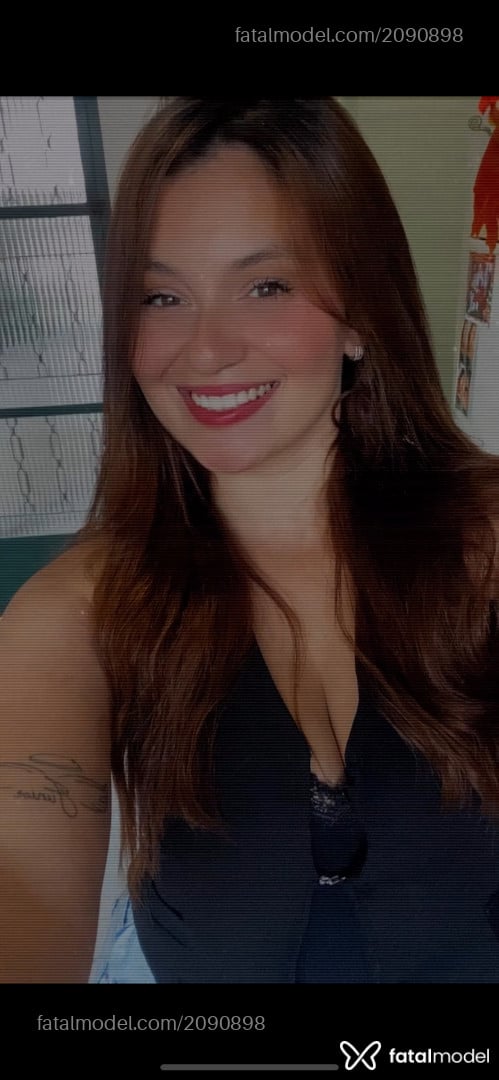 Acompanhante mulher com cabelo castanho de olhos mel em São Paulo Acompanhante mulher com cabelo castanho de olhos mel em São Paulo - Antonella Ferraz
