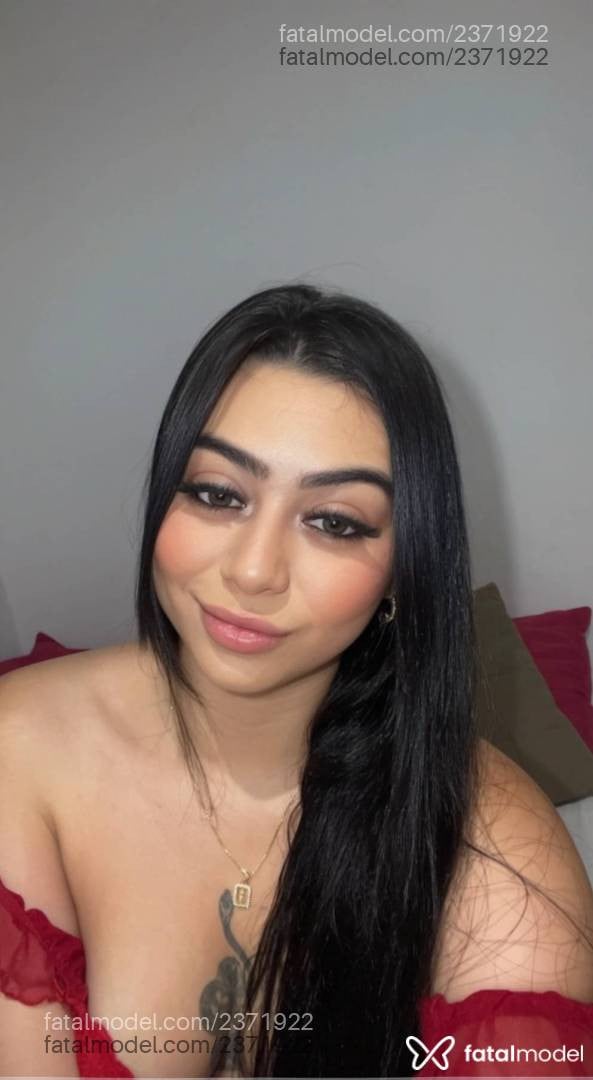 Acompanhante mulher morena (o) de olhos verdes - Nicolly