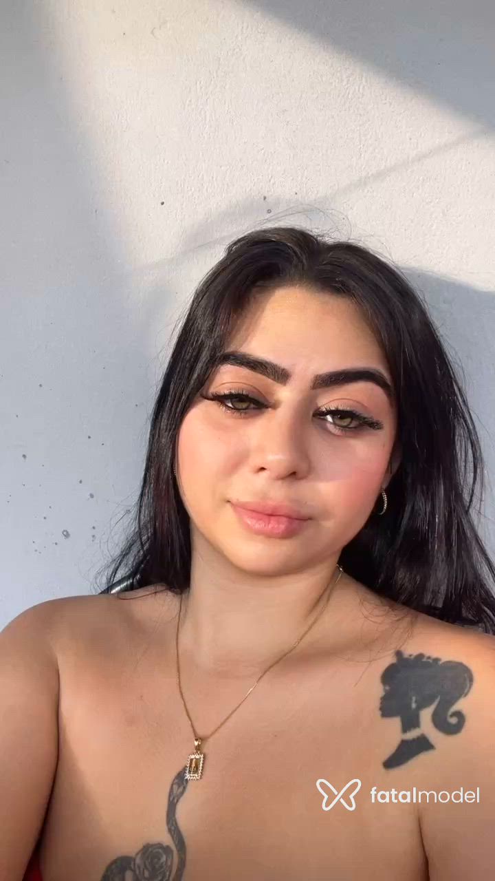 Acompanhante mulher morena (o) de olhos verdes - Nicolly