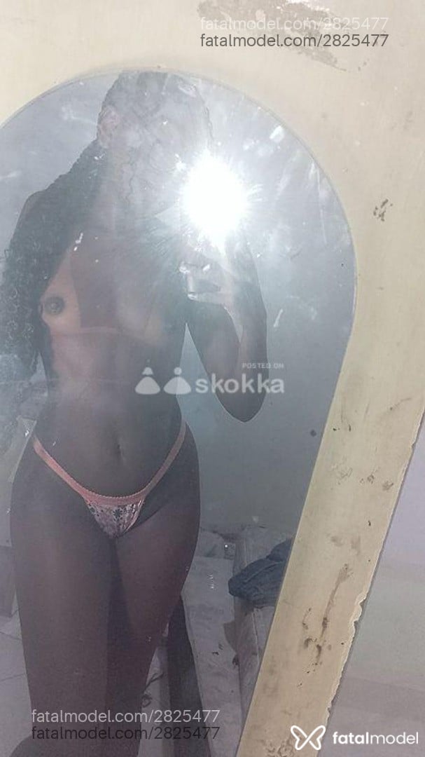 Acompanhante mulher com cabelo castanho de olhos pretos em Armação dos Búzios - Ester