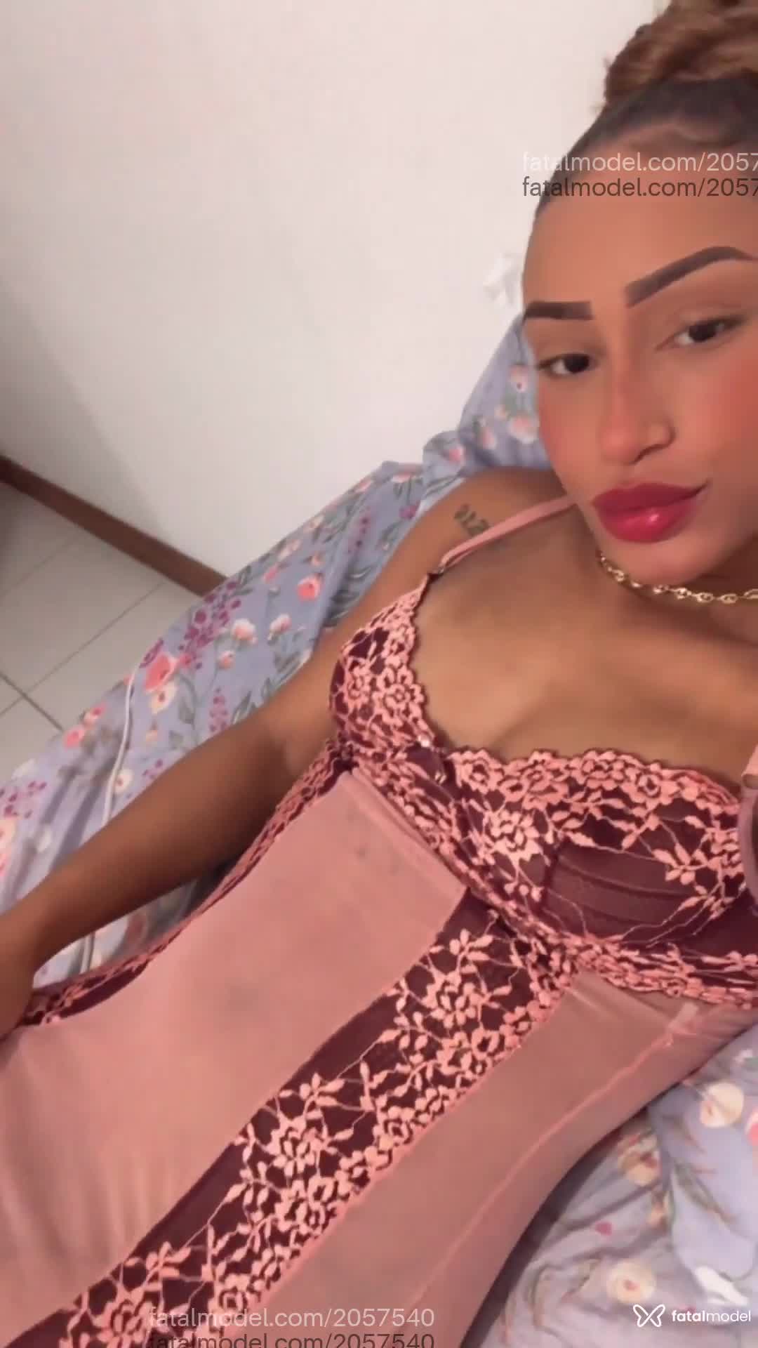 Acompanhante mulher com cabelo castanho de olhos castanhos em Itapema - Malu Bianchi