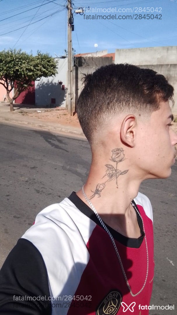 Acompanhante homem com cabelo castanho de olhos castanhos em Canaã dos Carajás - Elias Walker