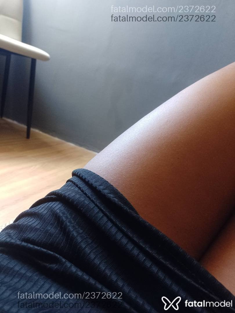 Acompanhante mulher morena (o) de olhos pretos - Yara Premium