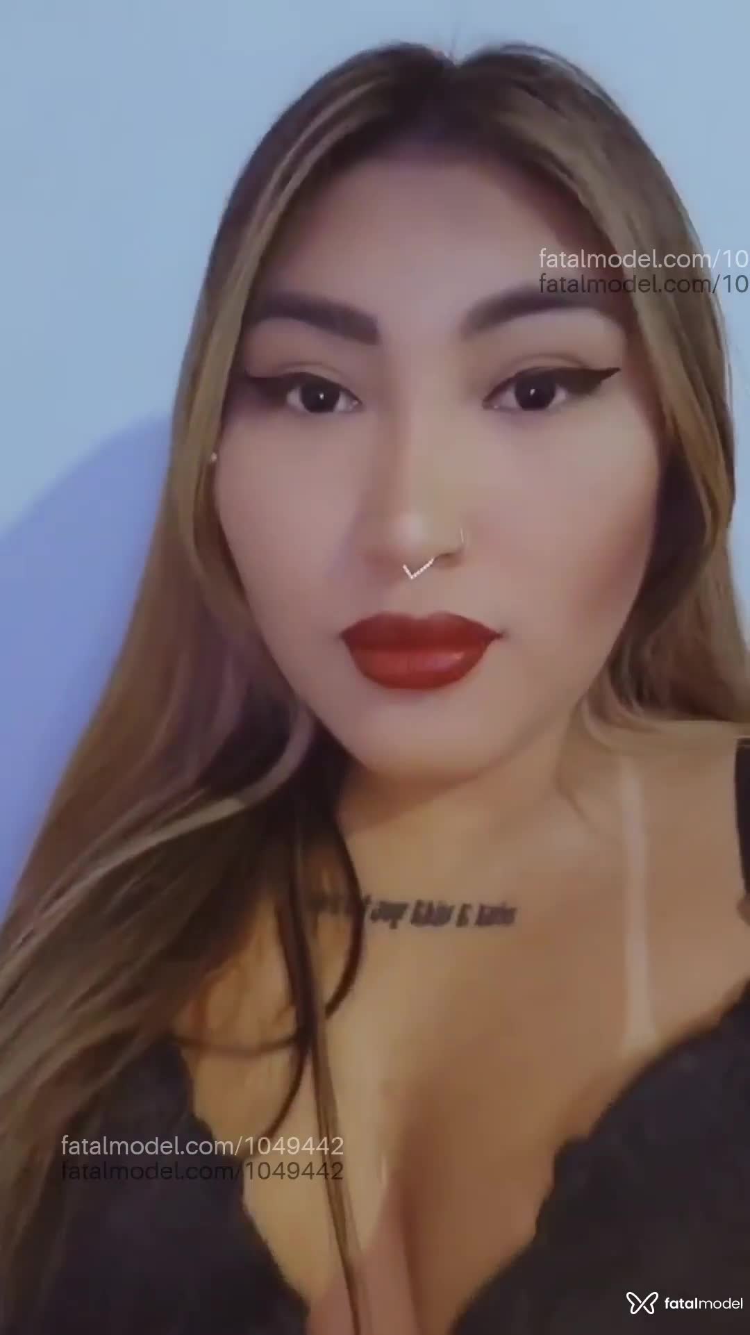 Acompanhante mulher com cabelo colorido de olhos pretos em Betim - Yume