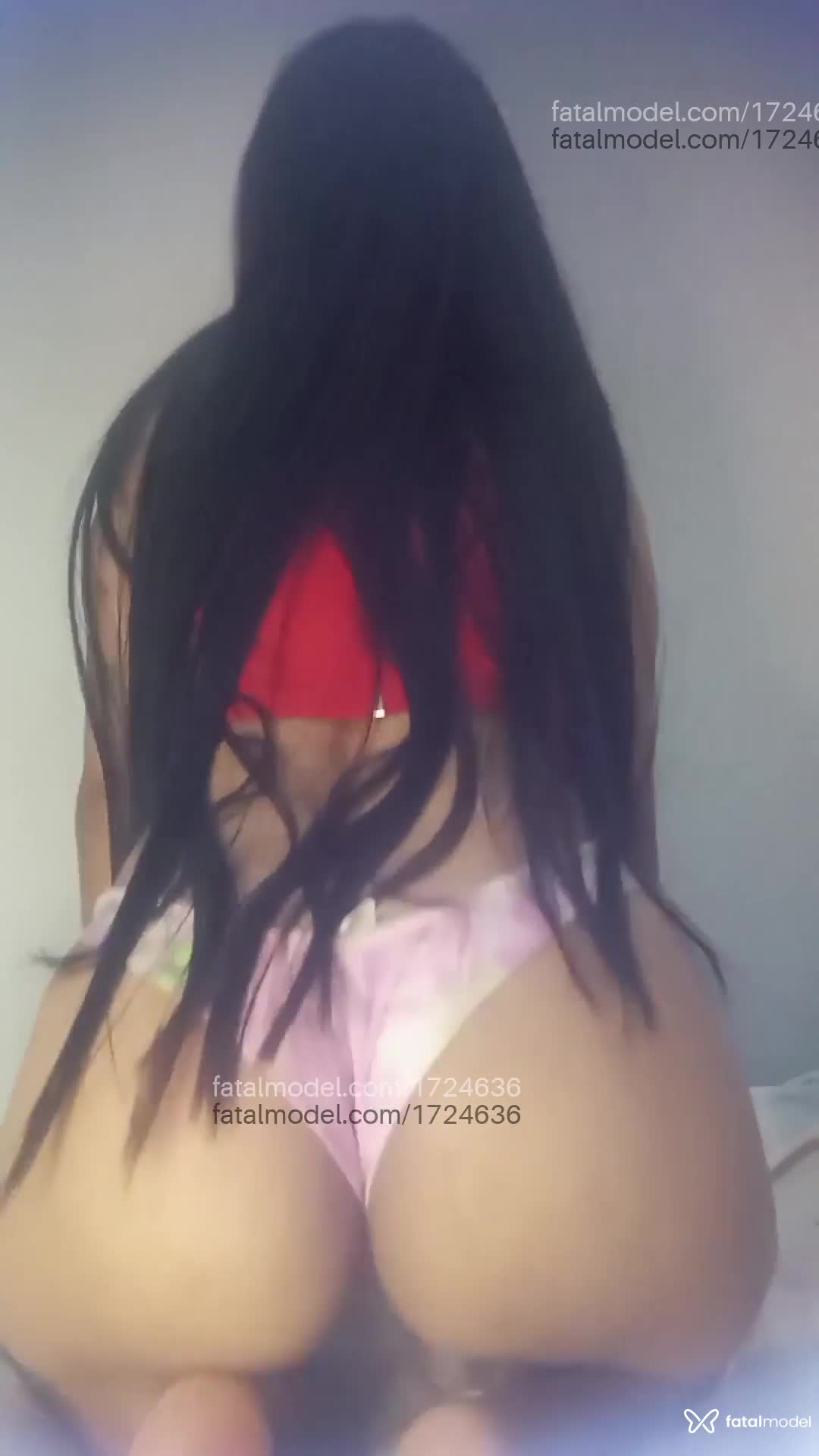 Acompanhante mulher com cabelo castanho de olhos castanhos - Melpink