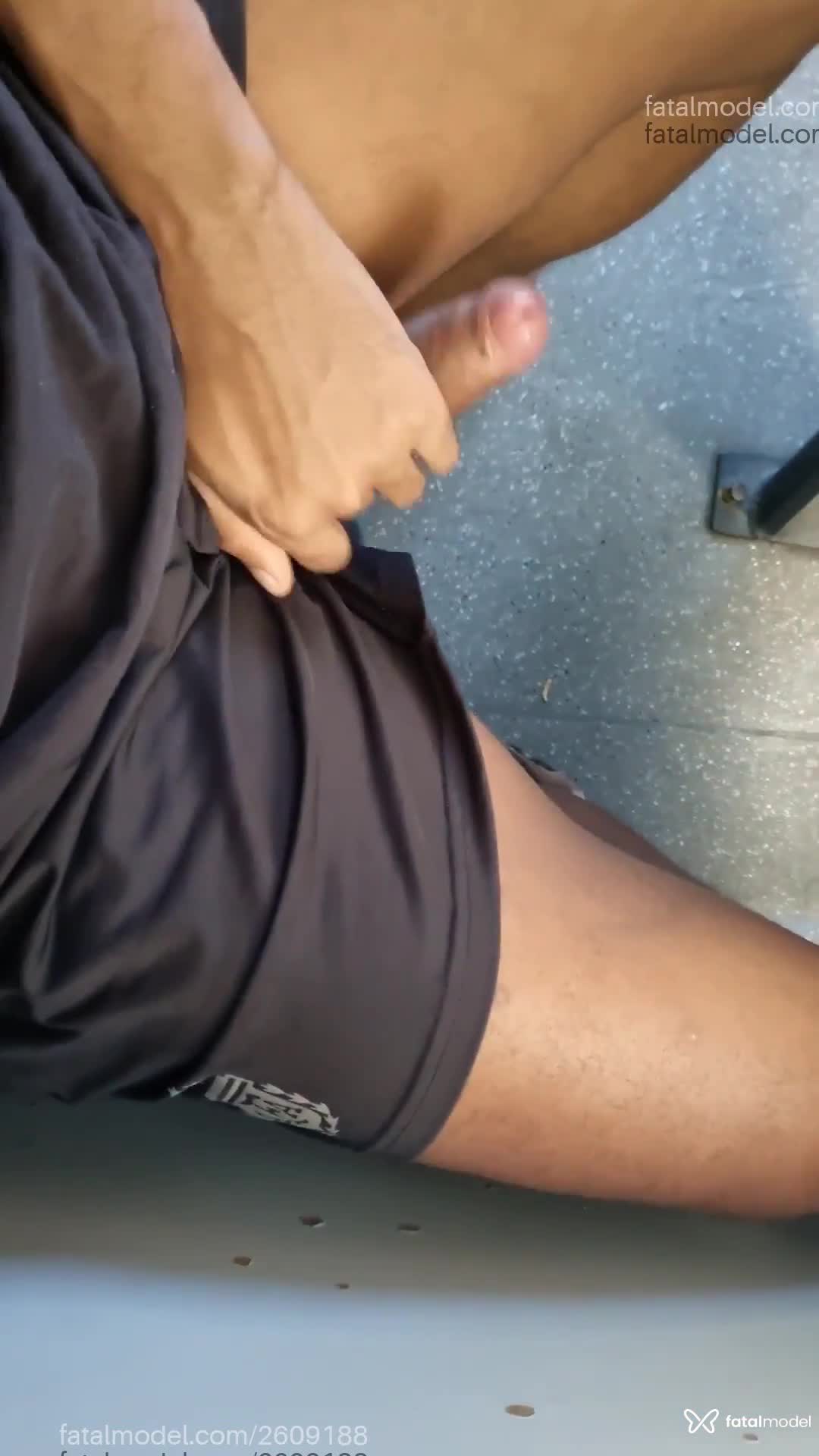 Acompanhante homem com cabelo castanho de olhos castanhos em Virtual - Lucas Couto